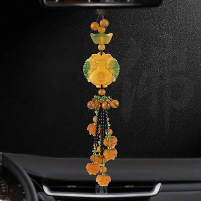 建議開(kāi)車(chē)族 不論新車(chē)舊車(chē)，車(chē)內(nèi)添置這些實(shí)用車(chē)飾，助你一路順風(fēng)又順心